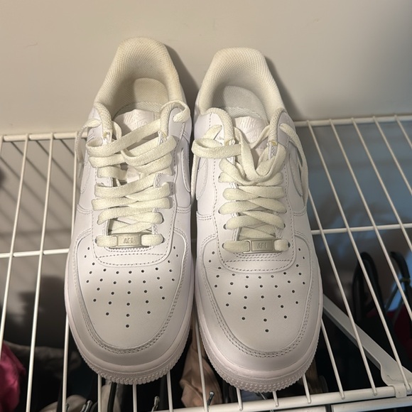 Nike Air Force 1 - Picture 2 of 5